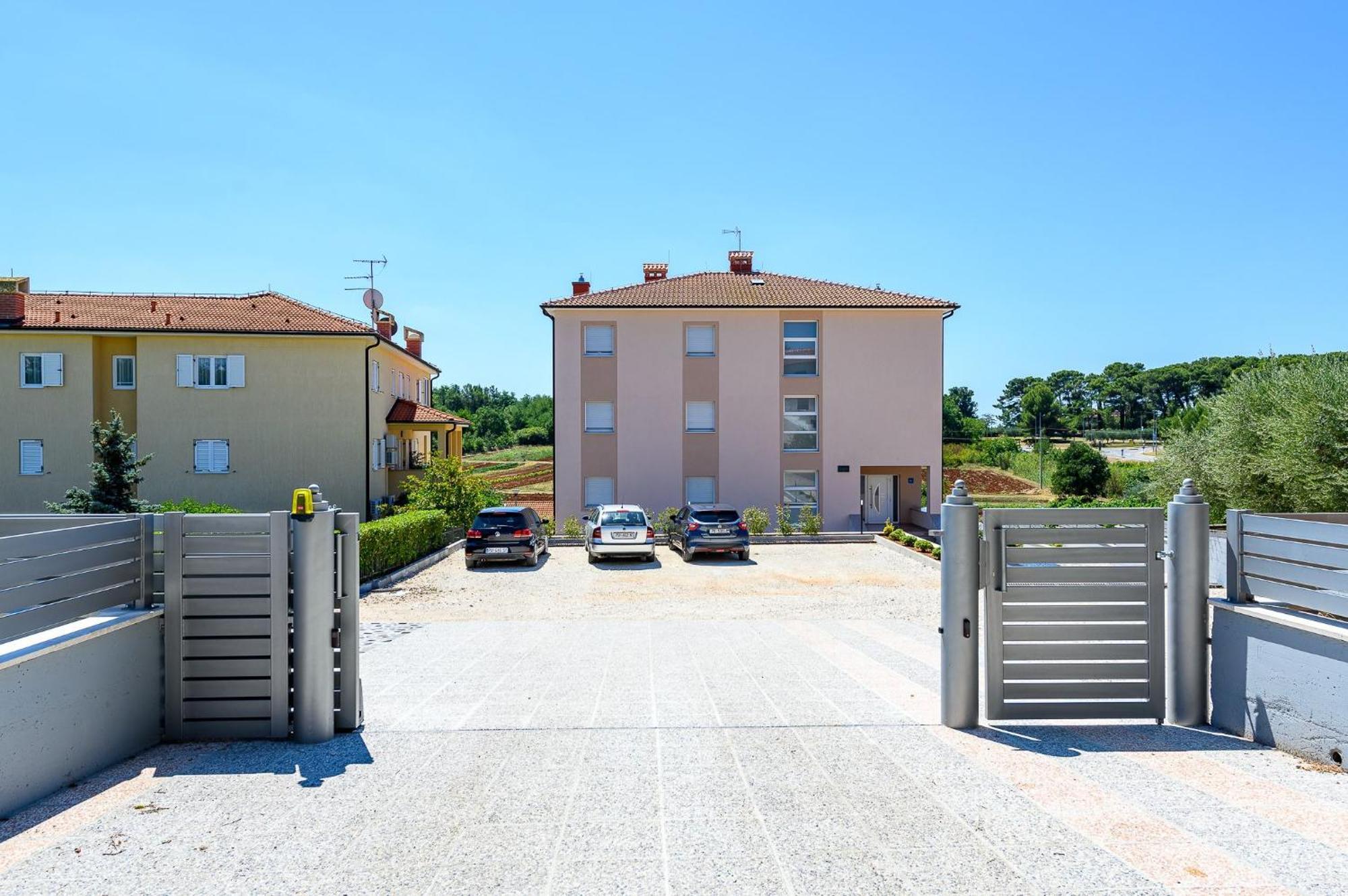 Stancija Amorozo 5 - Apartment N. 7 Poreč Exteriör bild