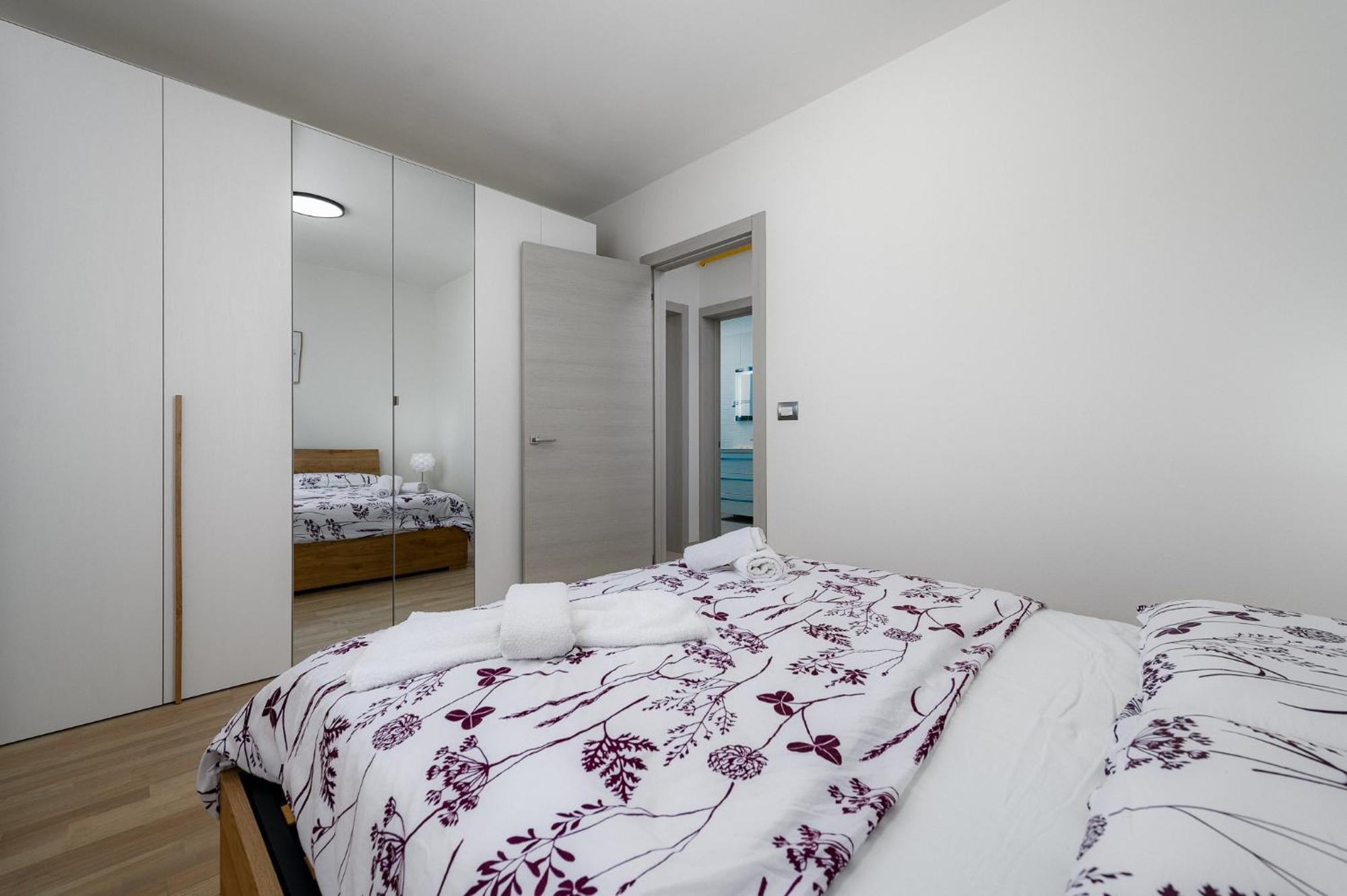 Stancija Amorozo 5 - Apartment N. 7 Poreč Exteriör bild