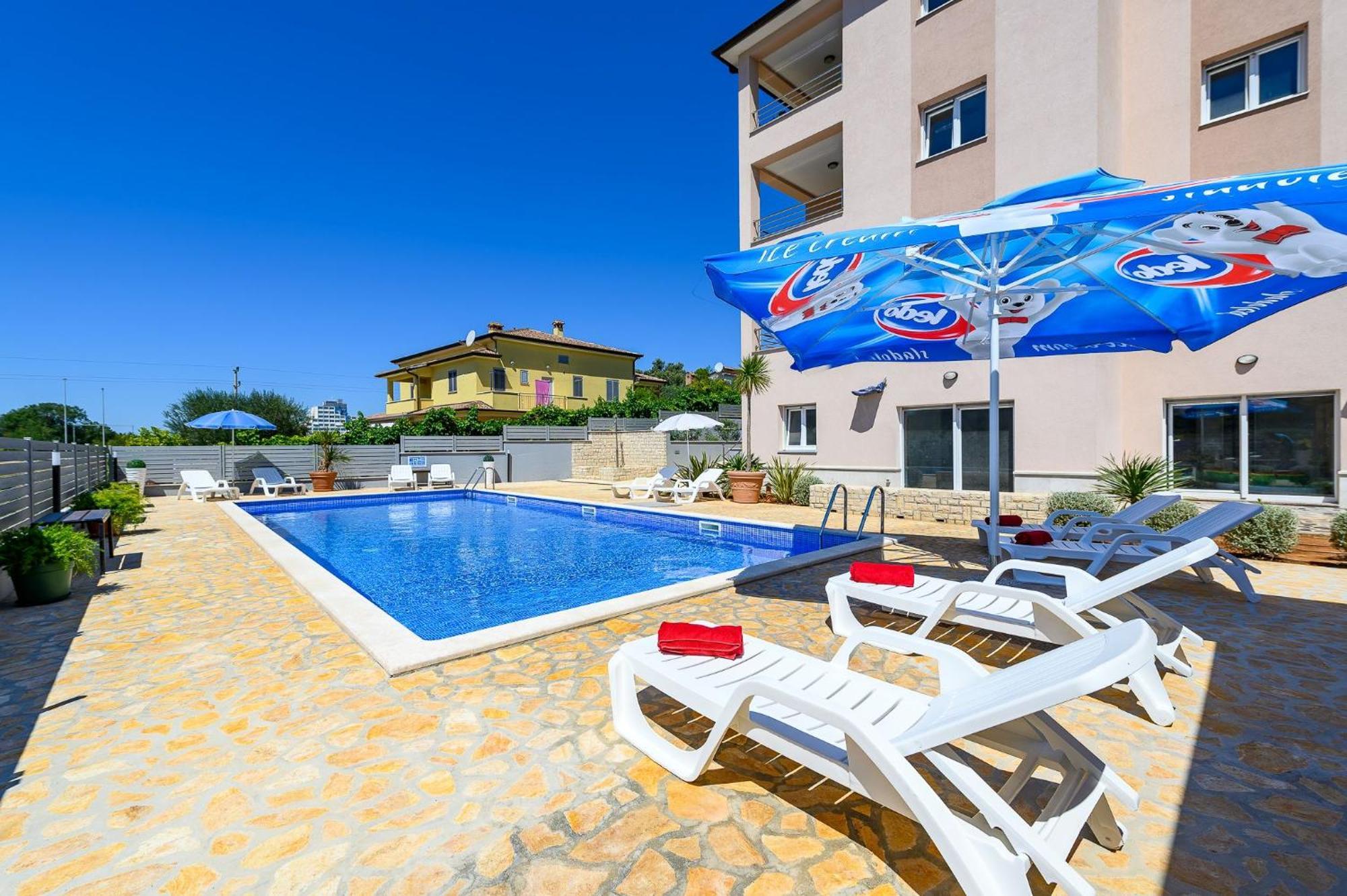 Stancija Amorozo 5 - Apartment N. 7 Poreč Exteriör bild